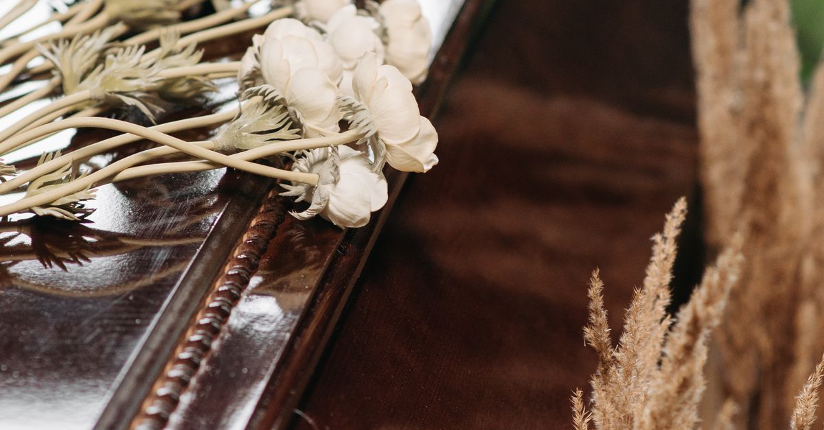 Compiling a Checklist for Selecting a Cremation Provider