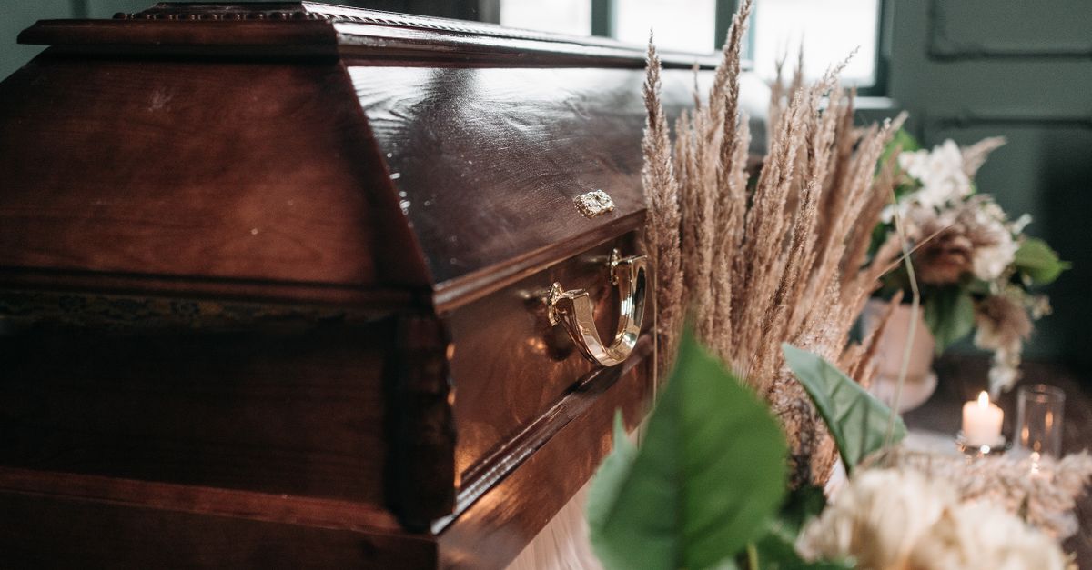 Memorial Options Following Traditional Cremation Services